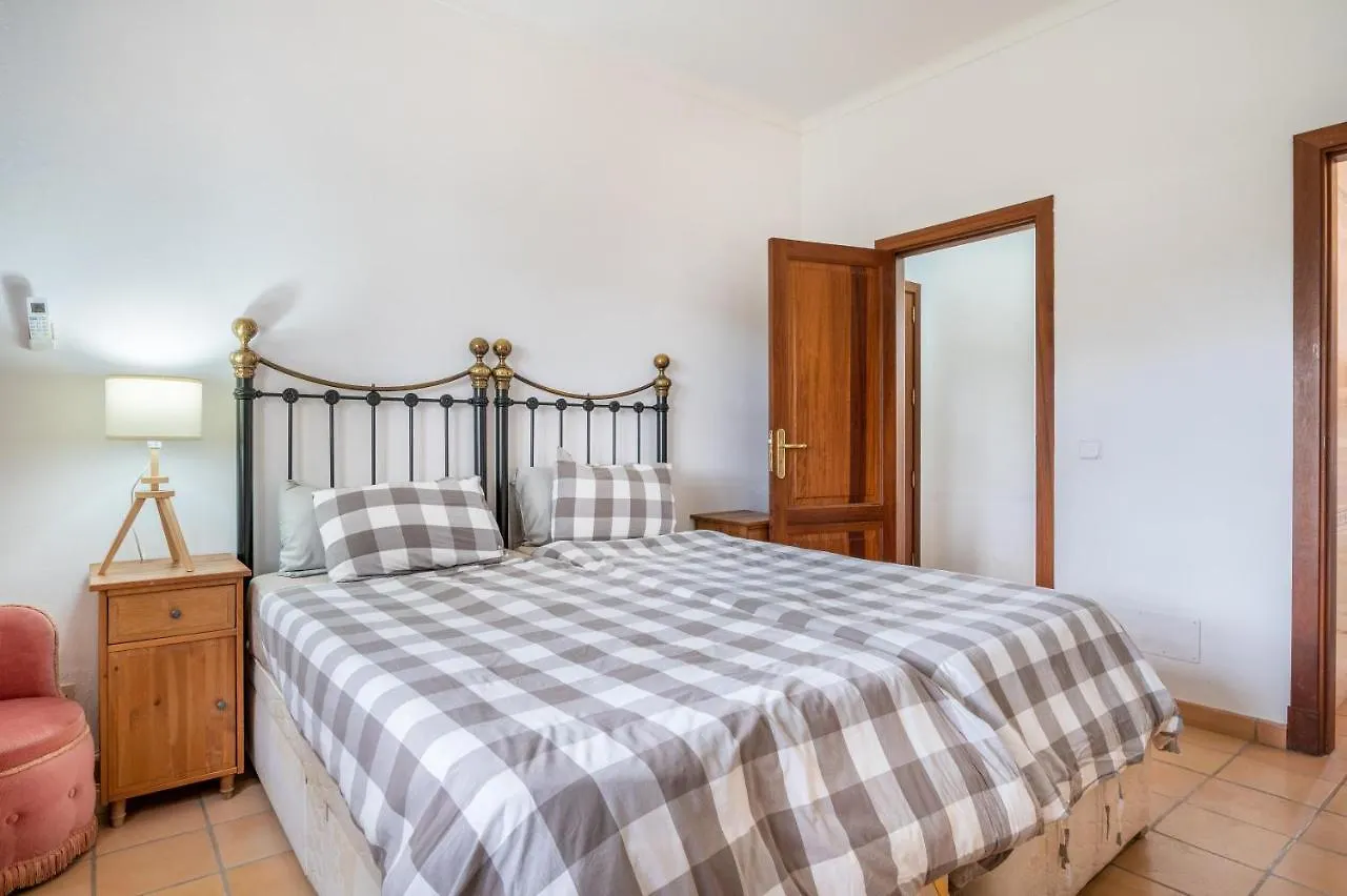 Wonderful 5 Bed Villa With Private Cala D´Or