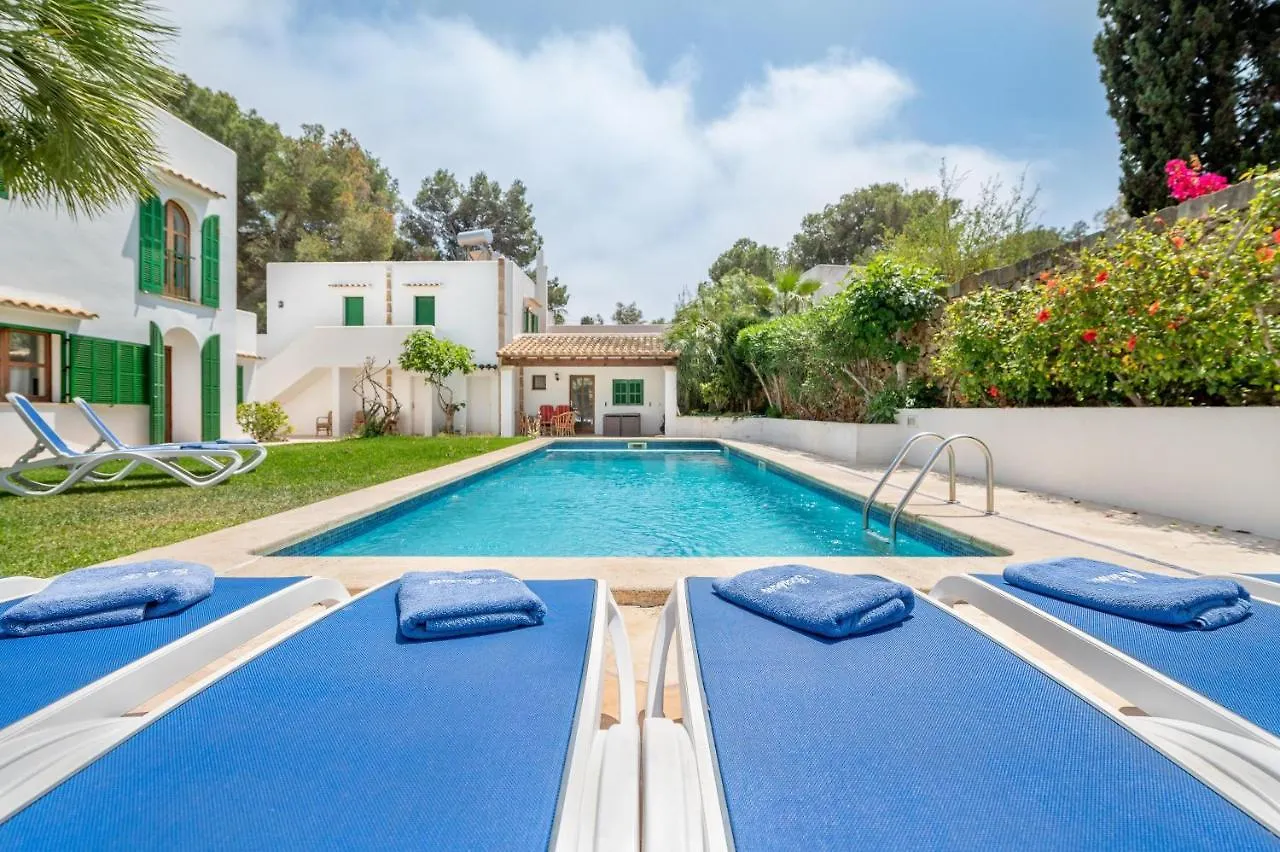 Wonderful 5 Bed Villa With Private Cala D´Or