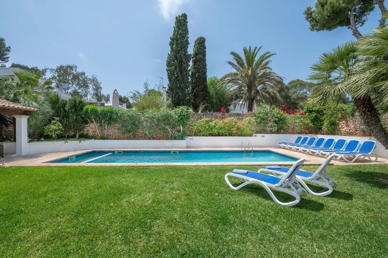 Wonderful 5 Bed Villa With Private Cala D´Or